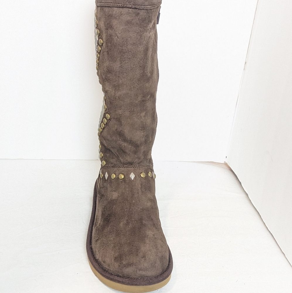 UGG Avondale suede and shearling boots - Picture 9 of 16